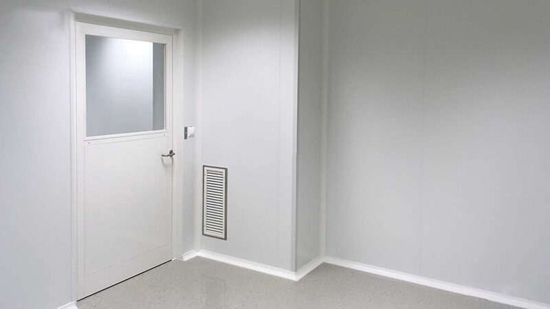 Single-winged hinged clean room door